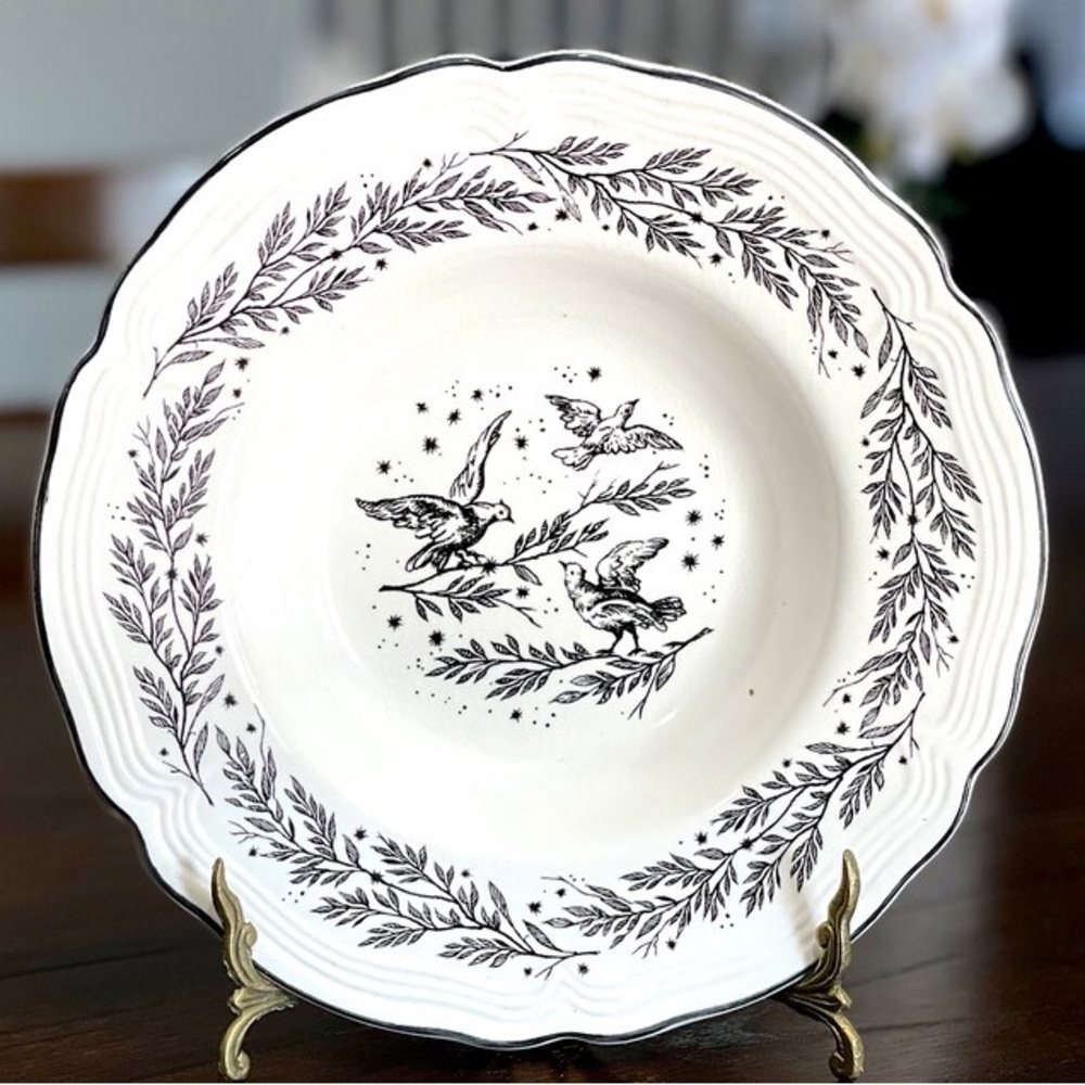 Vintage New England Toile Soup Bowl - Tabletops Unlimited 9 1/4"